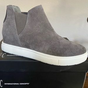 Taylal Grey Shoe
